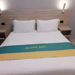 Miu 2*, Milán Italia